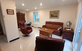 Grand Appartement, 2 Chambres Et Jardin